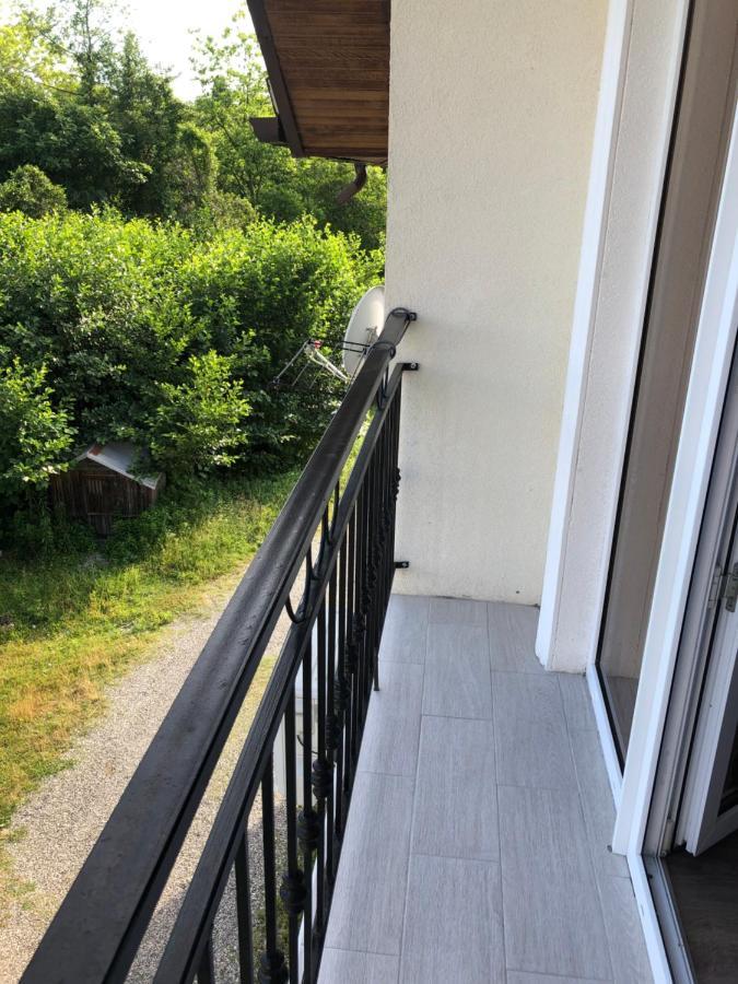 Guest House Гости Pitsunda Eksteriør billede