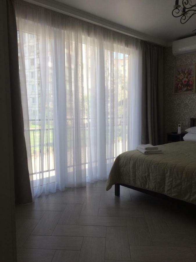 Guest House Гости Pitsunda Eksteriør billede