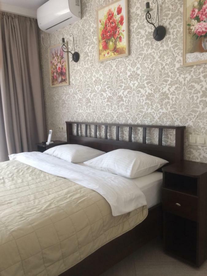 Guest House Гости Pitsunda Eksteriør billede